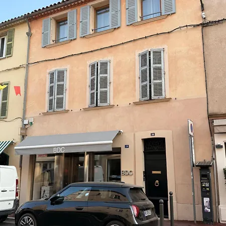 La Ramatuelle Place Des Lices Сен-Тропе